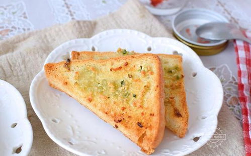 吐司別只會做三明治了,這么做香香脆脆,一袋吐司都不夠吃