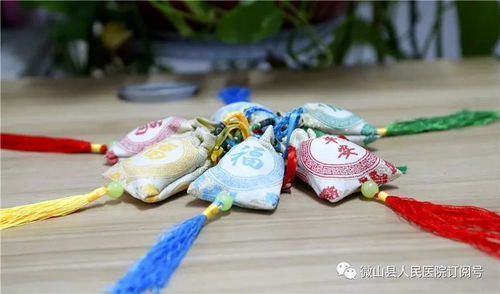微山縣人民醫院中藥香囊火爆熱銷，戴香草袋遠離五蟲害